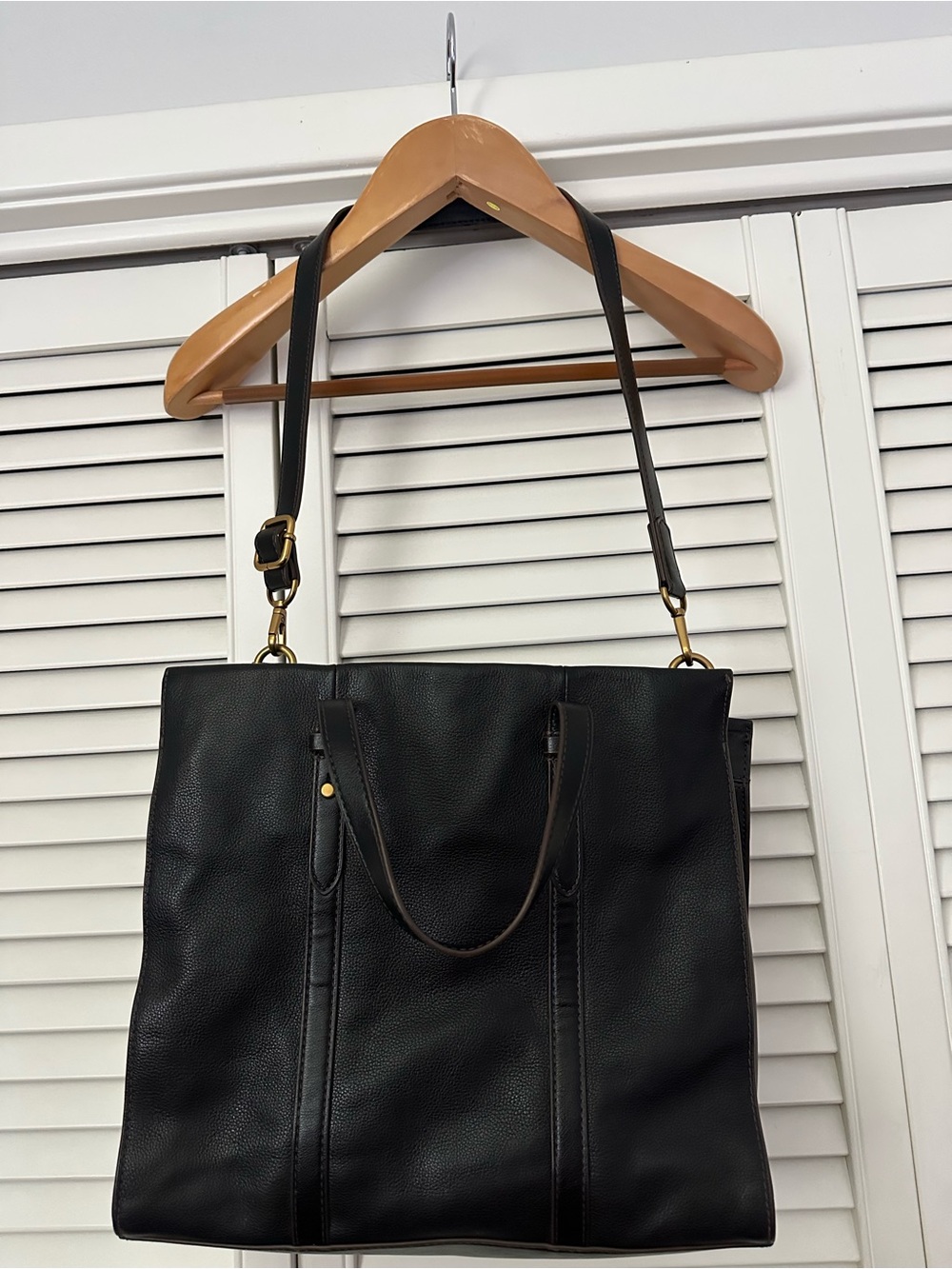 Fossil Black Leather Tote with Gold Hardware Work Tote EUC - Picture 3 of 12